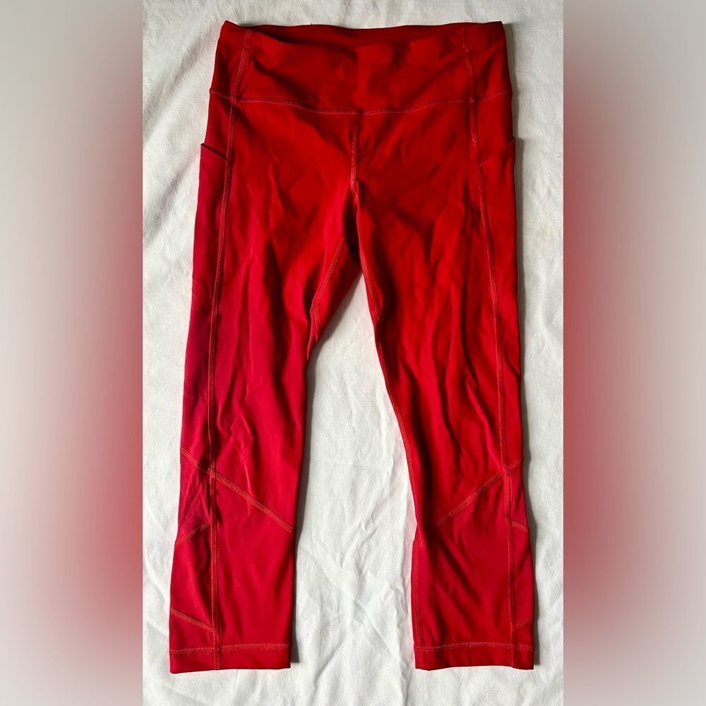 LULULEMON - RED FAST AND FREE CROP LEGGINGS - SIZE 6
